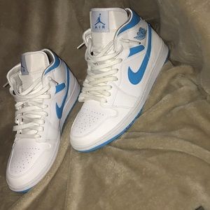 Jordan 1 Womens UNC size 11